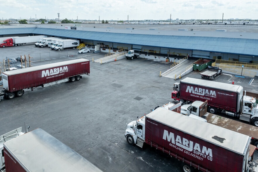 More Photos Of 7000 NW 32nd Ave, Miami Warehouse For Lease