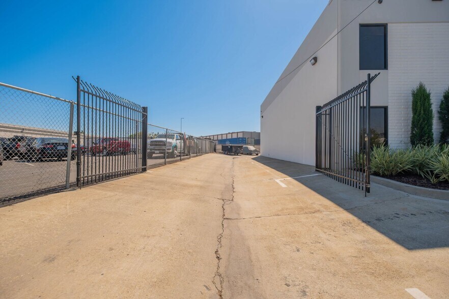 More Photos Of 14640 Industry Cir, La Mirada Warehouse For Sale