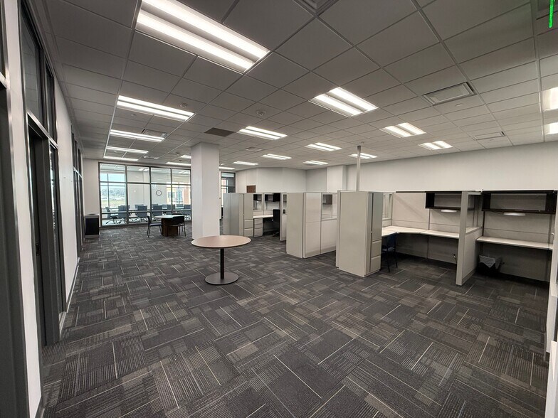 More Photos Of 575 Fallbrook Blvd, Lincoln General Retail For Lease