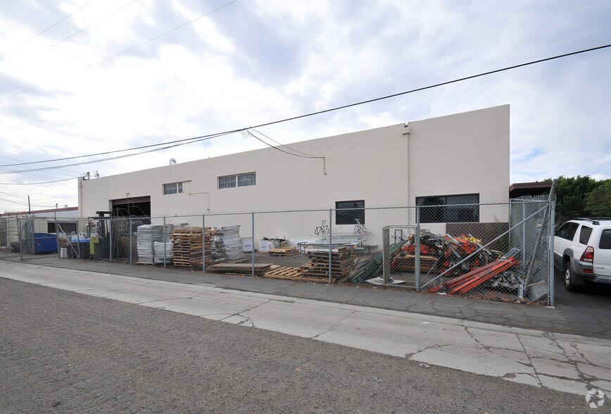 More Photos Of 1354 S Claudina St, Anaheim Warehouse For Lease