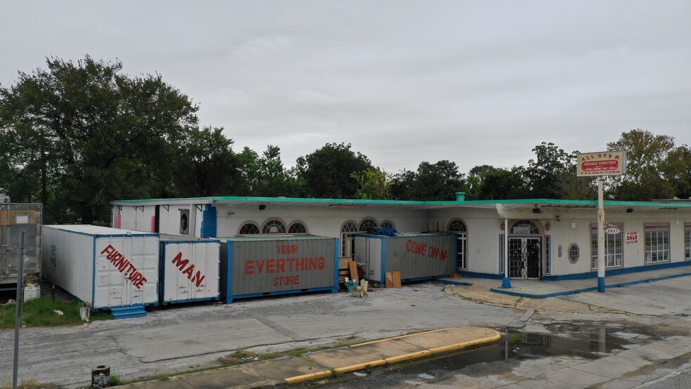 More Photos Of 2821 Laura Koppe, Houston Freestanding For Sale