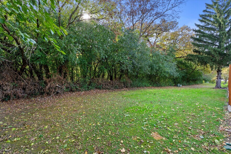 More Photos Of 643 Meadow Ln, Burlington Apartments For Sale