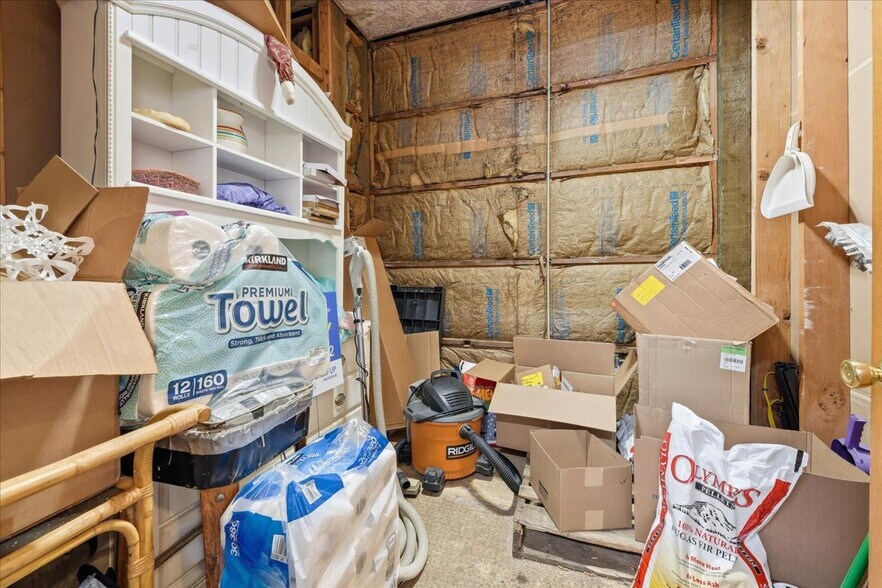 More Photos Of 222 W B St, Rainier General Retail For Sale