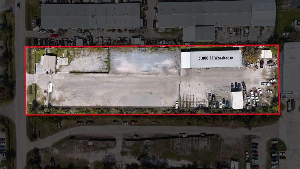More Photos Of 12895 Automobile Blvd, Clearwater Warehouse For Lease