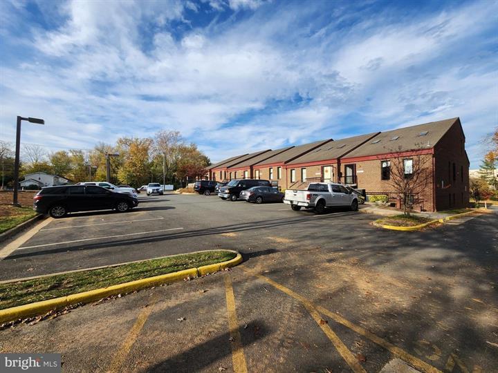 More Photos Of 2555-2575 Chain Bridge Rd, Vienna Medical For Lease