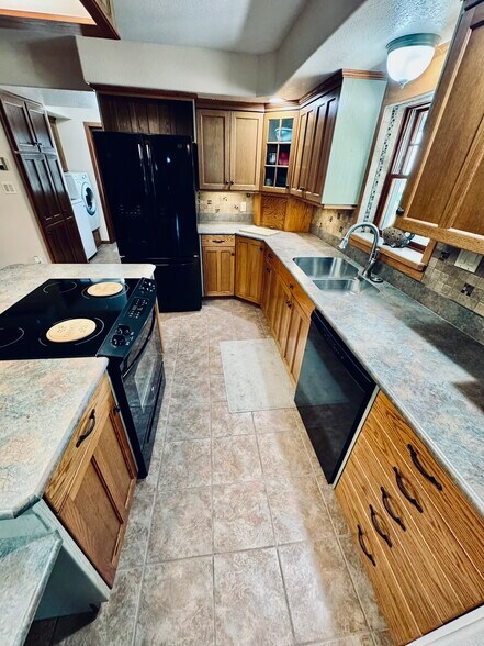 More Photos Of 505 Meridian Rd, Miltonvale Hospitality For Sale