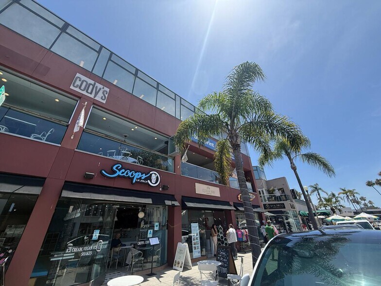 More Photos Of 1025 Prospect St, La Jolla General Retail For Lease