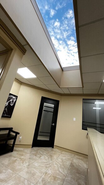 More Photos Of 2503 South Blvd, Houston Office For Sale