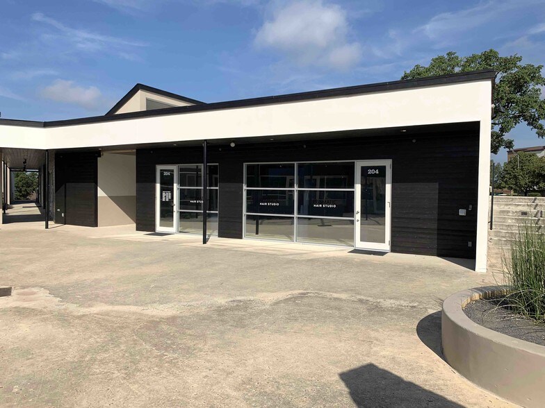 More Photos Of 20626 Stone Oak Pky, San Antonio Storefront Retail Office For Lease