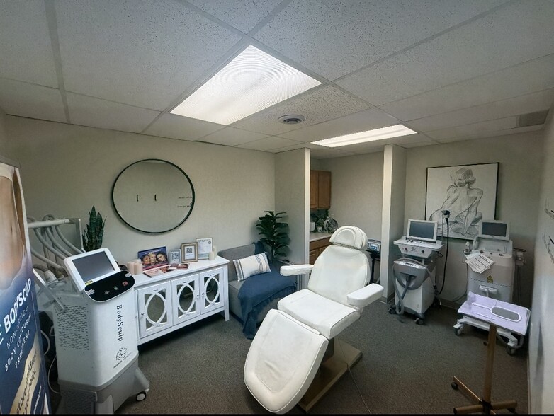 More Photos Of 33399 Walker Rd, Avon Lake Office For Lease