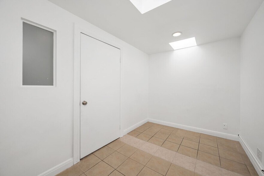 More Photos Of 3861 Jasmine Ave, Culver City Medical For Lease