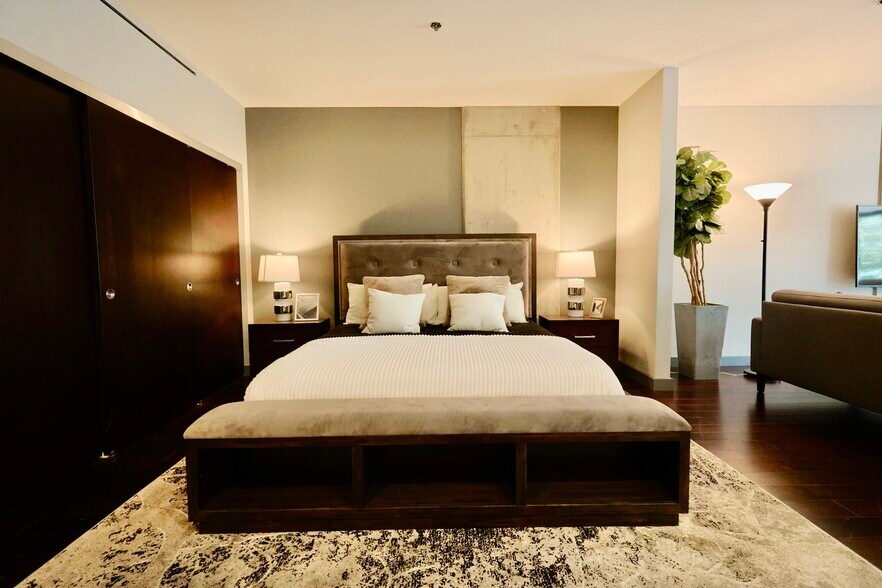 More Photos Of 1100 S Hope St, Los Angeles Apartments For Lease