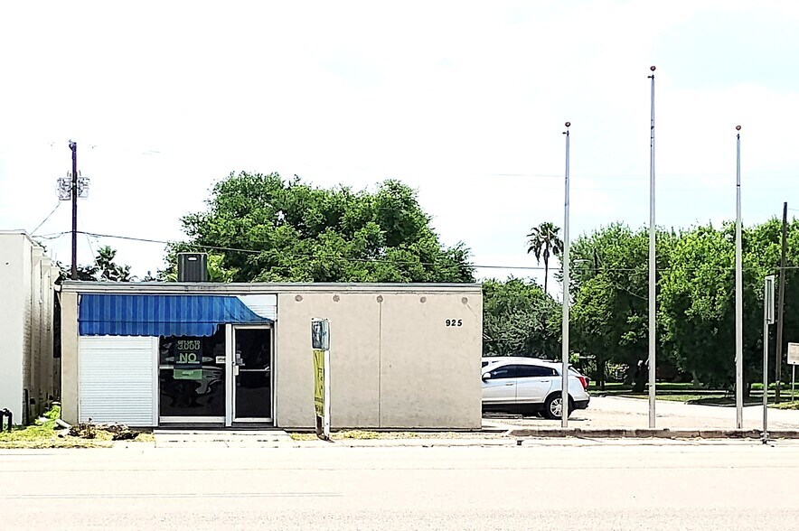 Primary Photo Of 925 S 77 Sunshine Strip, Harlingen Freestanding For Sale