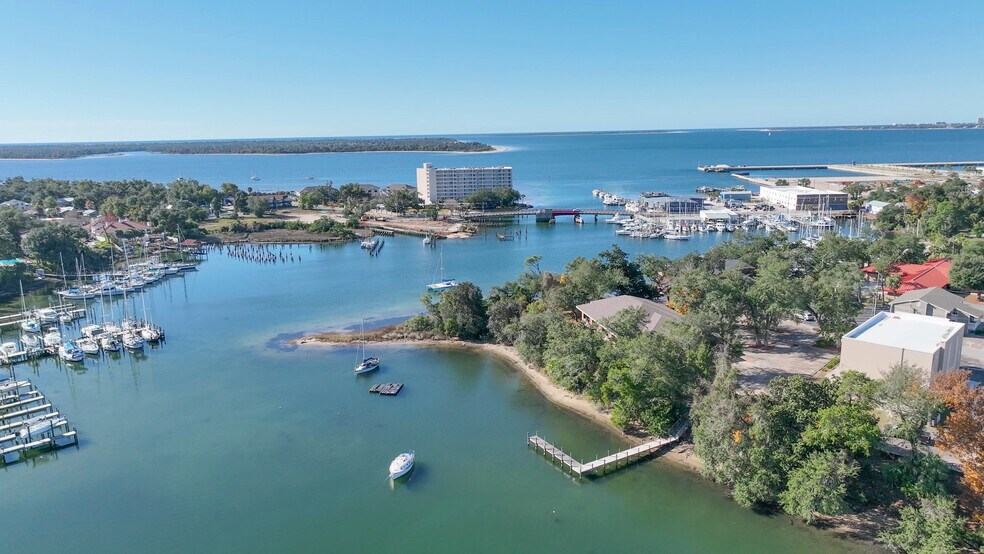 More Photos Of 220 Mckenzie Ave, Panama City Office For Sale