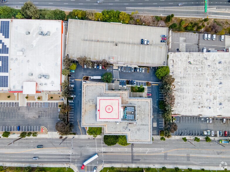 More Photos Of 1411 W 190th St, Gardena Office For Sale