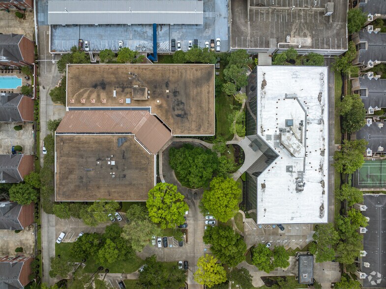 More Photos Of 800 Bering Dr, Houston Office For Sale