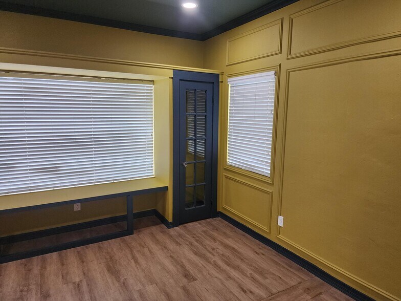 More Photos Of 2820 1st Ave N, Saint Petersburg Storefront Retail Office For Lease