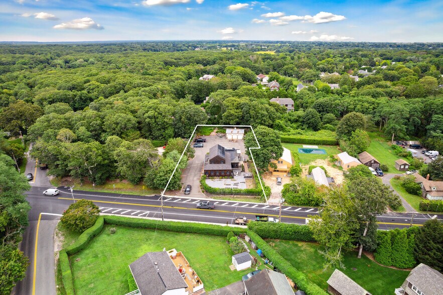 More Photos Of 203 Bridgehampton Tpke, Bridgehampton Restaurant For Sale