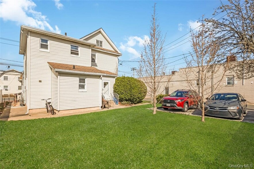 More Photos Of 222 Hempstead Ave, Lynbrook Storefront Retail Residential For Sale