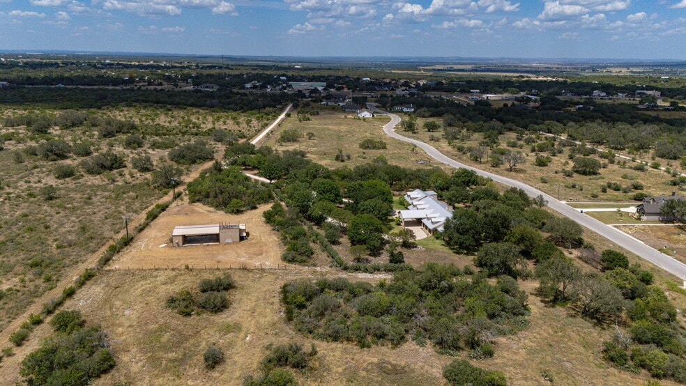 More Photos Of 2234 Highway 90 w, Castroville Flex For Sale
