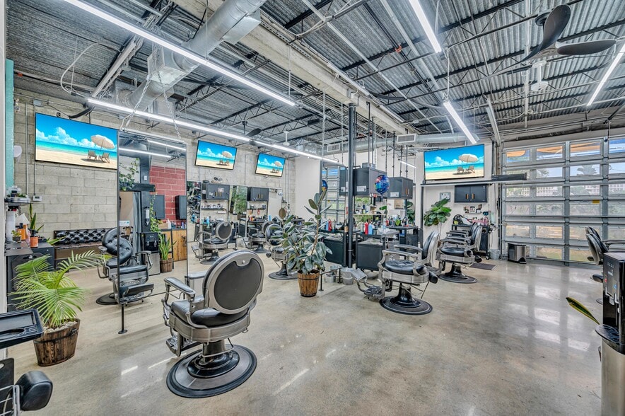 More Photos Of 815 NE 13th St, Fort Lauderdale Freestanding For Sale