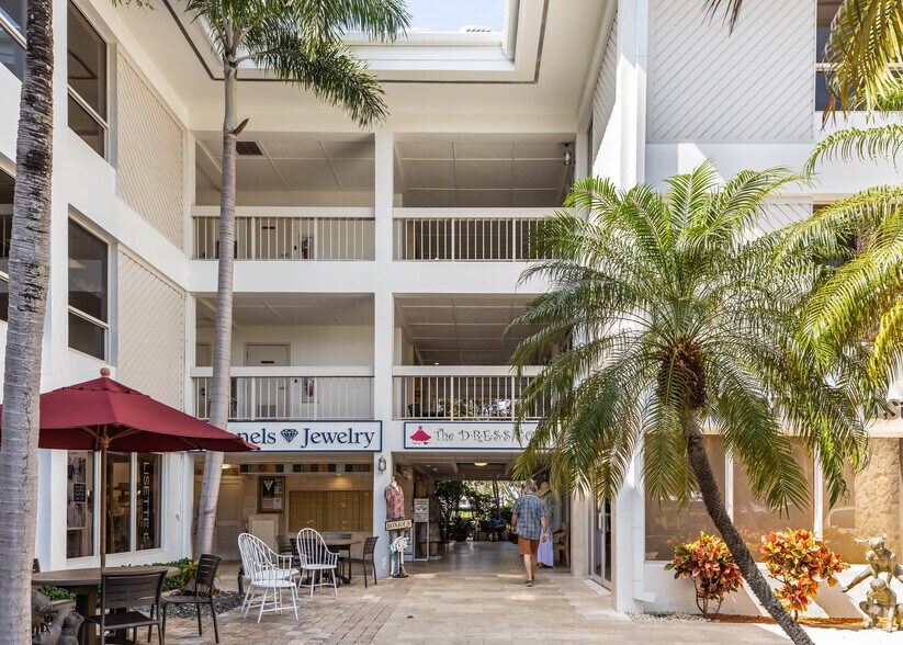 More Photos Of 31 Ocean Reef Dr, Key Largo Office For Sale