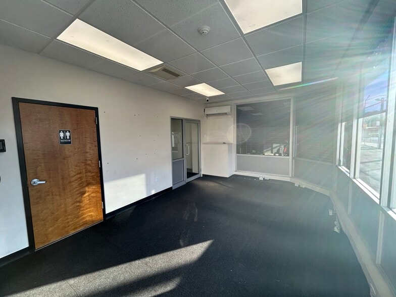 More Photos Of 3609-3615 Queens Blvd, Long Island City Freestanding For Lease