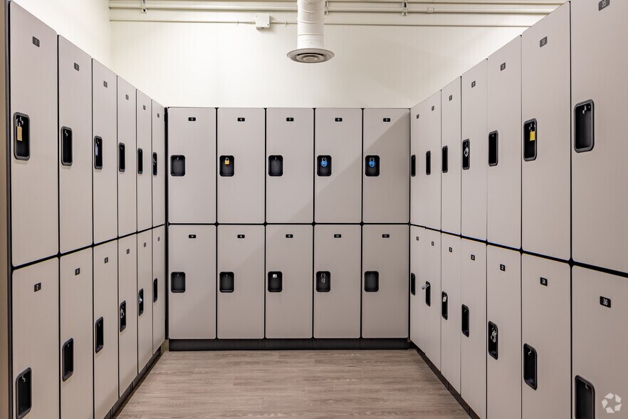 More Photos Of 1601 17th St, Denver Office For Sale