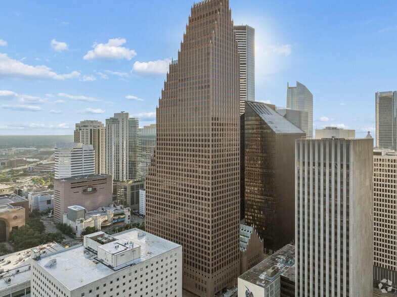 More Photos Of 700 Louisiana St, Houston Coworking Space
