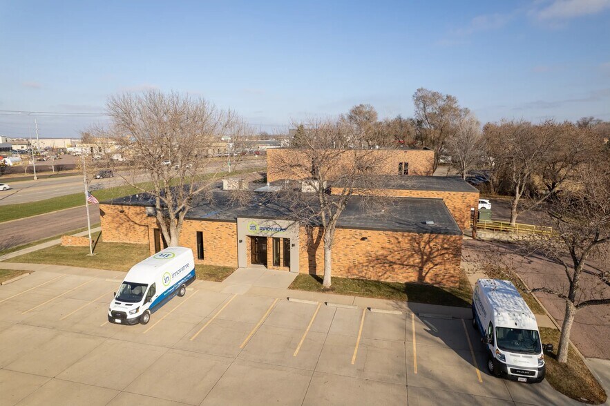 More Photos Of 621 W Russell St, Sioux Falls Office For Lease