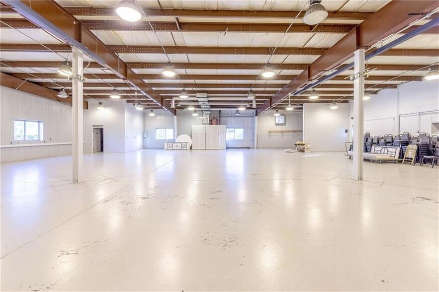 More Photos Of 6886 Wishart St, Huntsville Light Distribution For Sale