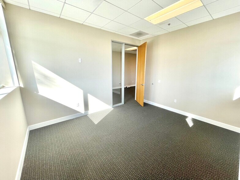 More Photos Of 14728 Pipeline Ave, Chino Hills Office For Lease
