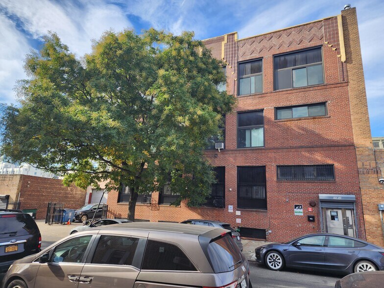 More Photos Of 36-32 34th St, Long Island City Warehouse For Lease