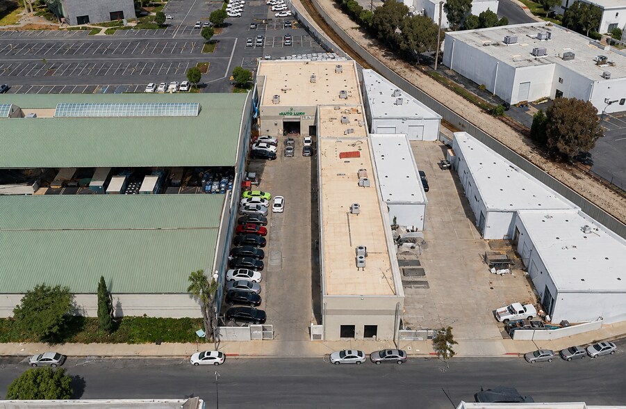 More Photos Of 10923 Randall St, Sun Valley Warehouse For Lease