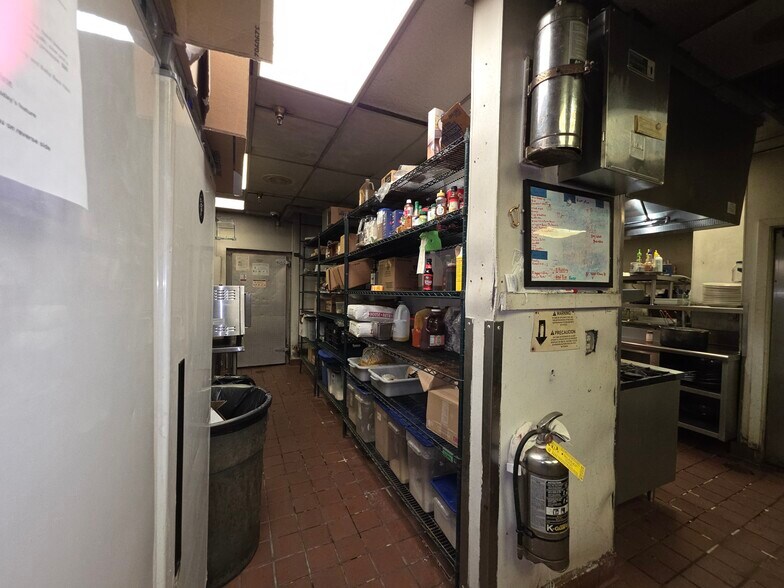 More Photos Of 9 Park Ln, Hilton Head Island Restaurant For Sale