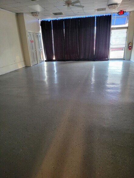 More Photos Of 6978 Main St, Lithonia Storefront Retail Office For Lease