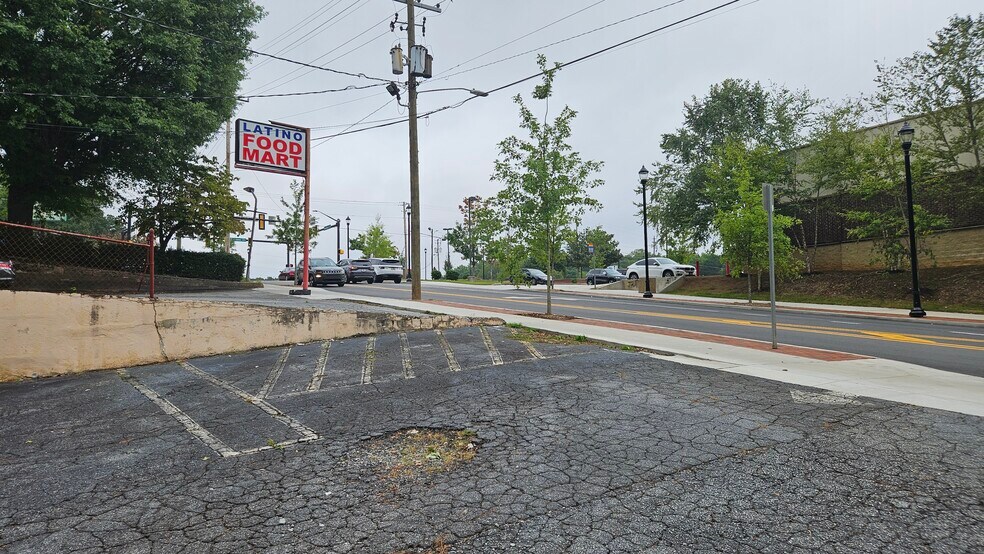 More Photos Of 2125 Headland Dr, Atlanta Loft Creative Space For Sale