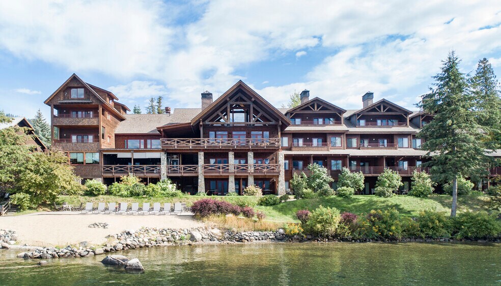 More Photos Of 41 Lakeshore Dr, Sagle Hotel For Sale