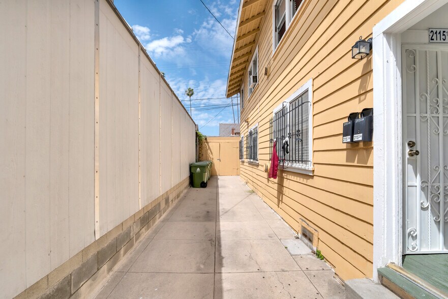 More Photos Of 2113 Venice Blvd, Los Angeles Apartments For Sale