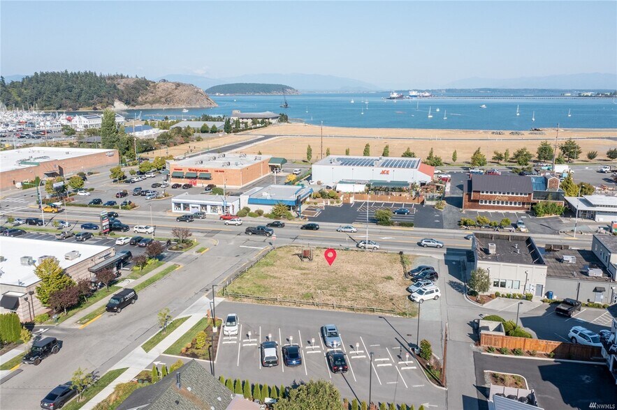 More Photos Of 1808 Commercial Ave, Anacortes Land For Sale