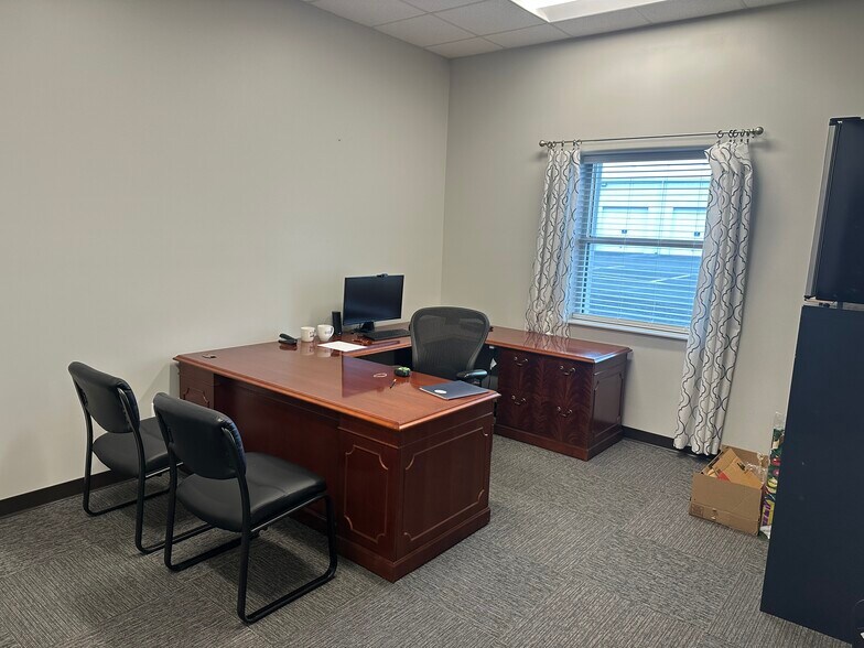 More Photos Of 278 Lee Hwy, Verona Auto Repair For Lease