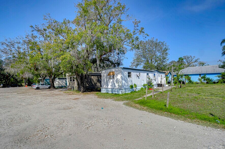 More Photos Of 425 18th St SE, Ruskin Manufactured Housing Mobile Home Park For Sale