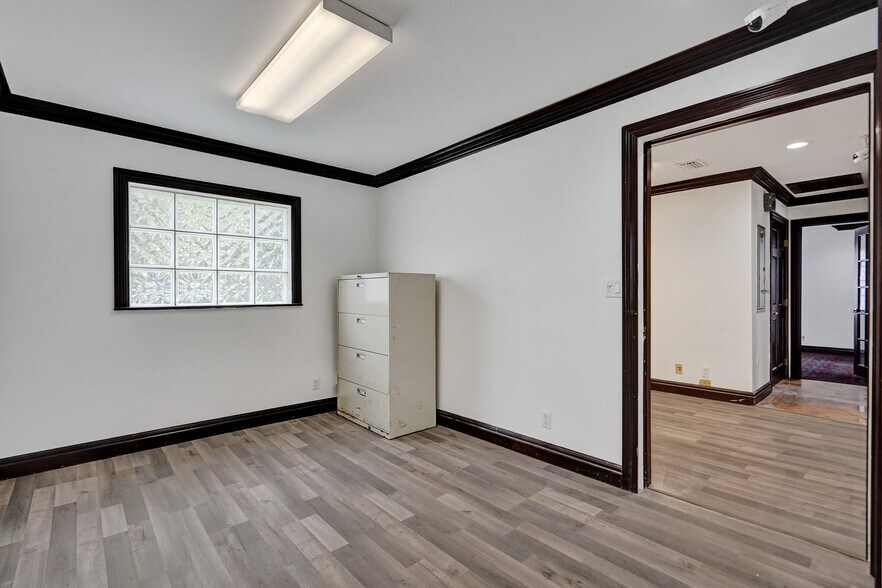 More Photos Of 51 E Commercial Blvd, Fort Lauderdale Medical For Sale