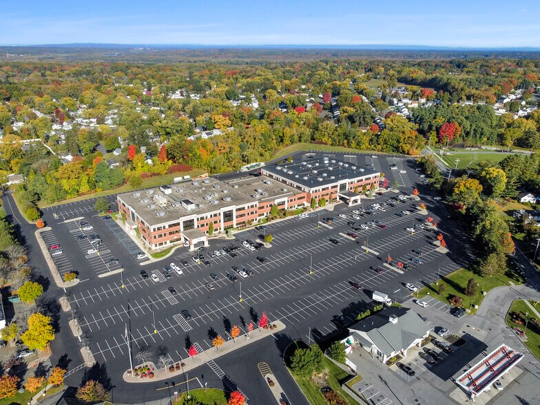 More Photos Of 711-713 Troy Schenectady Rd, Latham Medical For Lease