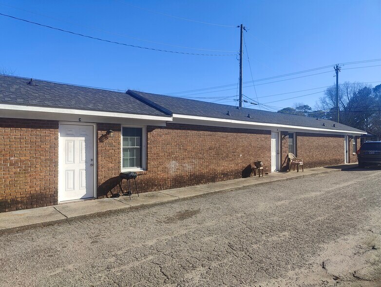 Primary Photo Of 916 E Raleigh Blvd, Rocky Mount Apartments For Sale