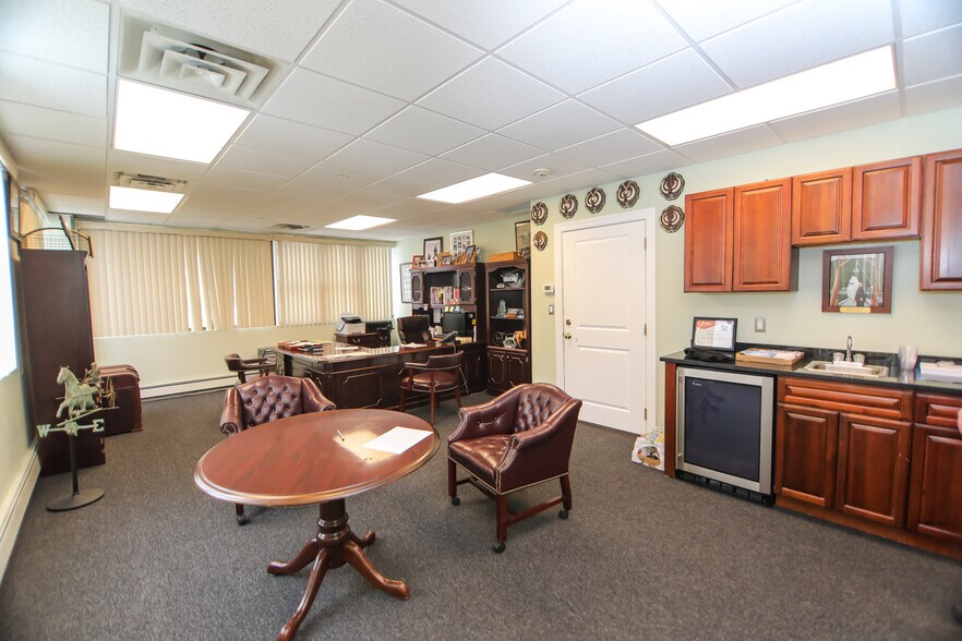 More Photos Of 8 Revolutionary Rd, Ossining Medical For Lease