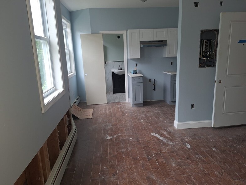 More Photos Of 365 Willow St, Waterbury Apartments For Sale
