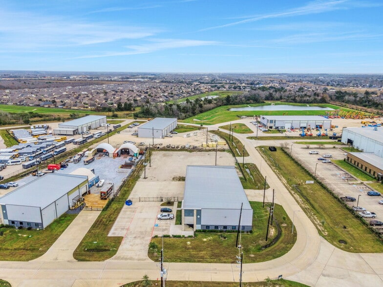 More Photos Of 8110 Parkside Ave, Baytown Warehouse For Sale