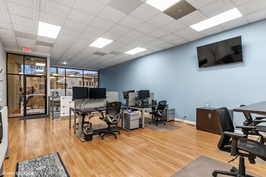 More Photos Of 705 N Milwaukee Ave, Chicago General Retail For Sale