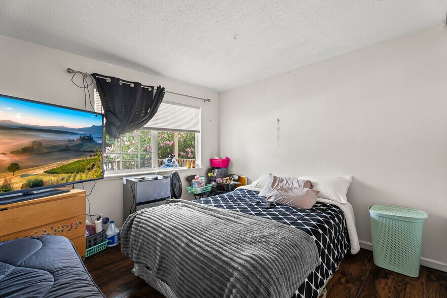 More Photos Of 5653 Via Monte Dr, San Jose Apartments For Sale